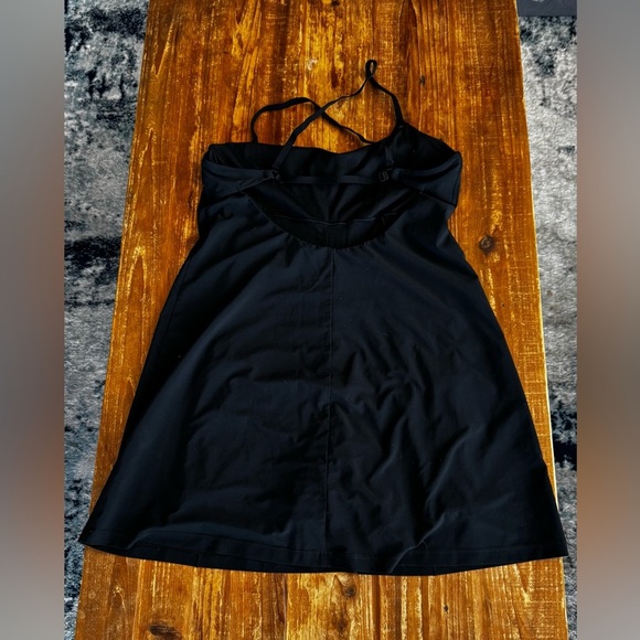 aerie Offline activewear dress w/built in shorts - Picture 2 of 6